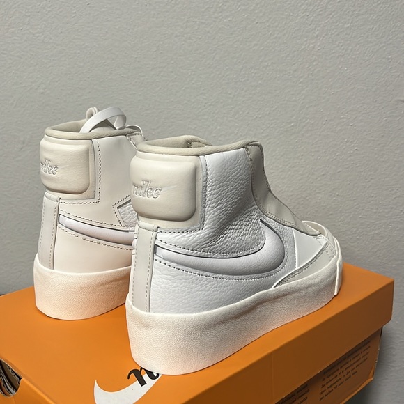 NWT Women's Nike Blazer Mid Victory Sneakers - Off-white & Cream - DR2948100 - Picture 4 of 12